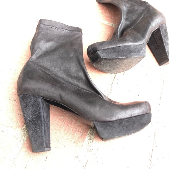 Robert Clergerie High Ankle Top Boots - Picture 8 of 9